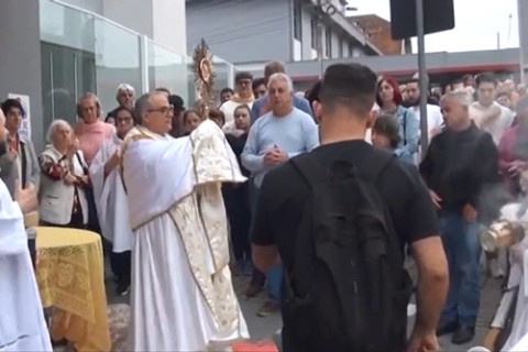 Tradicional missa e procissão de Corpus Christi realizada nas cidades irmãs
