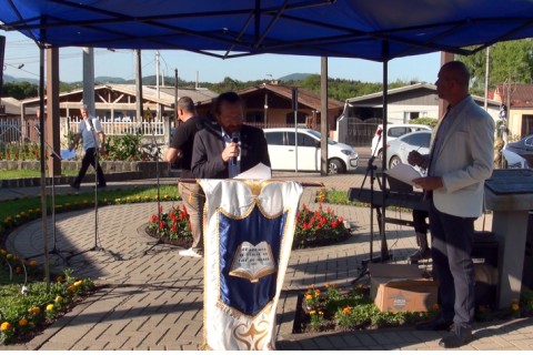 Alvi e Secretaria Municipal de Educação de Porto União prestam homenagem ao 15 de outubro, dia do professor